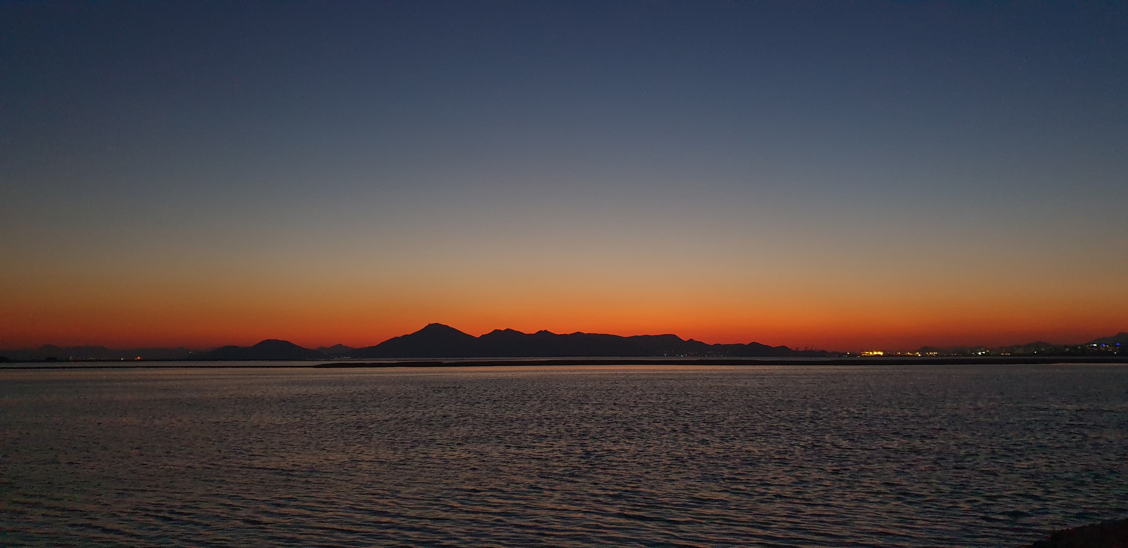 Dadaepo Sunset — An Evening Walk Where the Sea Turns Gold